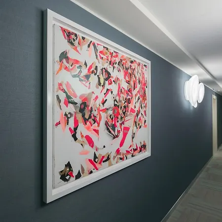 Sant'ambrogio Apartments, Reception H24 Milan