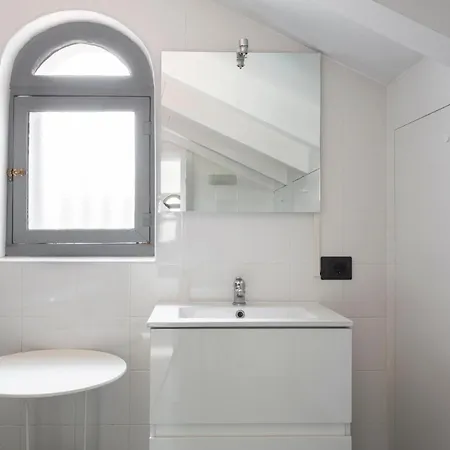 Διαμέρισμα 1 Bedroom & 1 Living Apt - Duomo 7 *