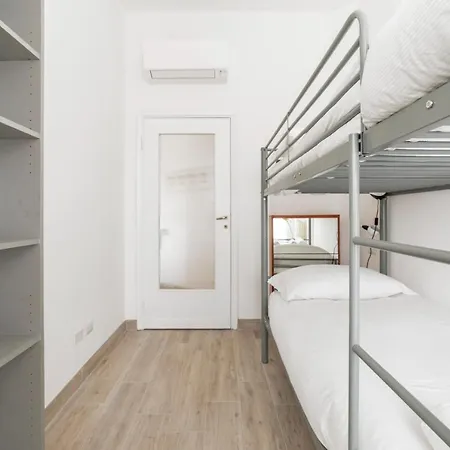 Apartman Sant'ambrogio Bright With Terrace Milánó