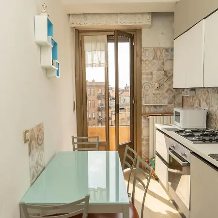 Central Apartment Milano شقة