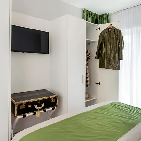 Vela Centro Con Garage Apartamento *