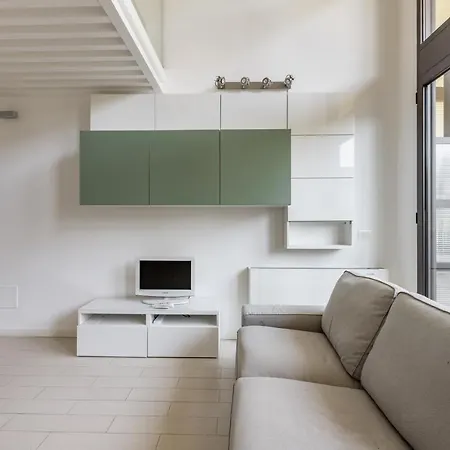 Guesthost - Elegant Loft With Balcony! 아파트 *