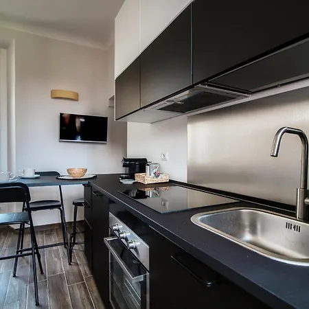 Joivy Stylish Flat, 5-minute Metro Trip To Centre Apartamento Milán