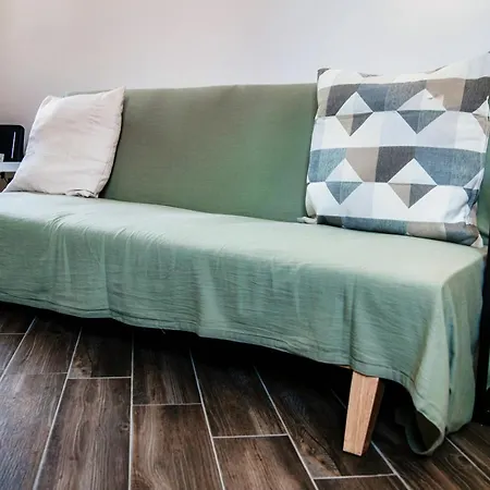 Joivy Stylish Flat, 5-minute Metro Trip To Centre *