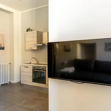 Апартаменты Newly Renovated Loft Near