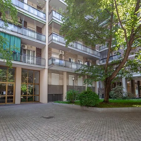 Piazzale Udine Balcony * 밀라노