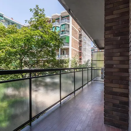 Piazzale Udine Balcony * 밀라노