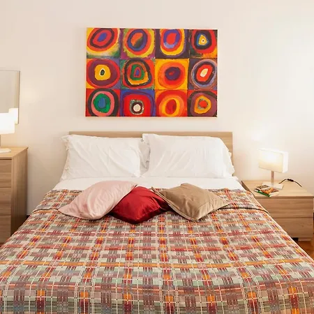 Central Apartment *