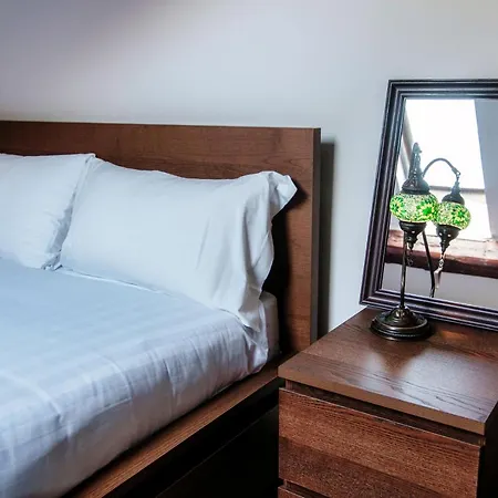 Joivy Stylish Flat, 5-minute Metro Trip To Centre *