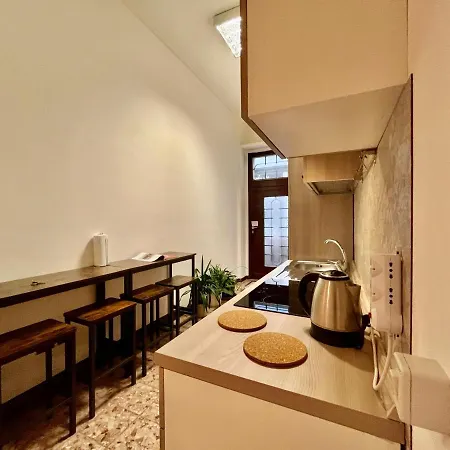 Central Apartment *