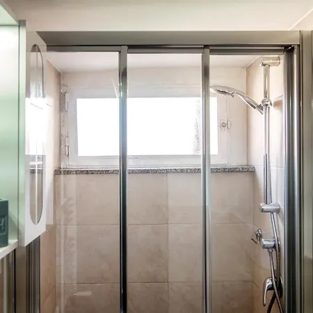 Joivy Stylish Flat, 5-minute Metro Trip To Centre Apartamento Milán