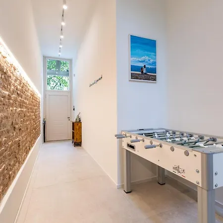 Vakantiehuis *villa Olivo*with Private Terrace&jacuzzi + 3bedrooms Milaan