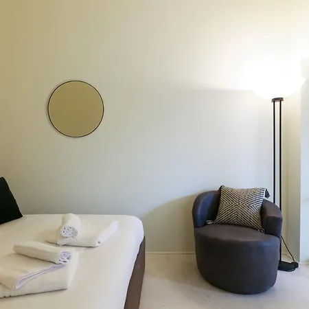 Prestige Boutique Homes - Garden & Pool