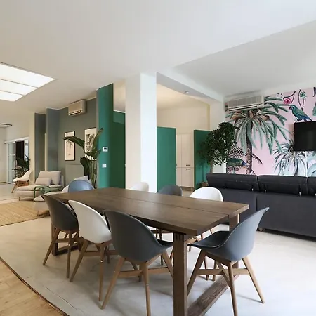 Prestige Boutique Homes - Garden & Pool Apartment Milan
