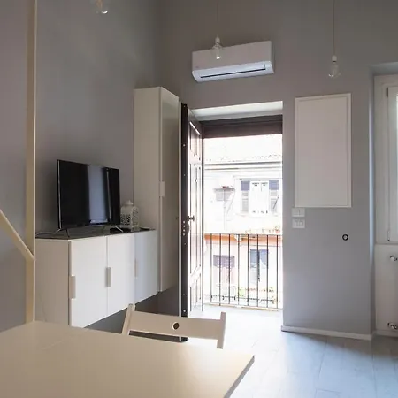 Youhosty - Custodi 12 * Milano