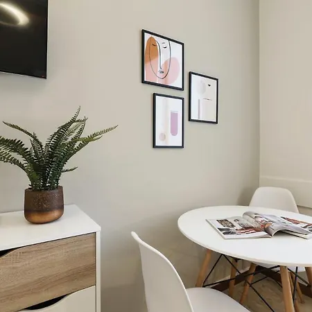 דירה Contempora - Elvezia Park - 1bed, 1bath With Balcony - E34 *