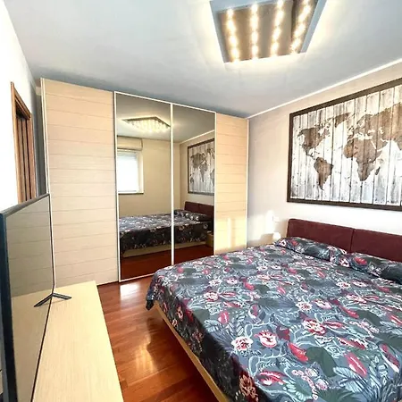 Elegant In With Panoramic Terrace Milan