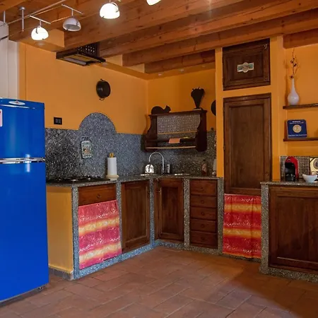 Casa Dolce Casa Alzaia Grande Апартаменты *