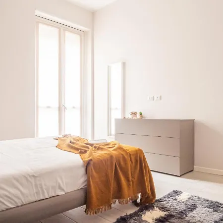 The Rent - With Balcony In Downtown