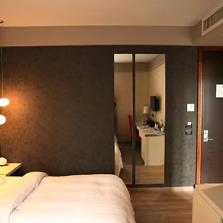 Hotel Huaxia 4*