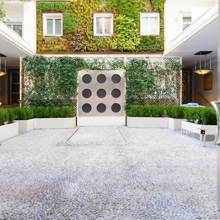 Palazzo Beltrade By Halldis Apartment Mailand