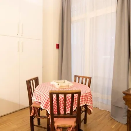 La Casa Colorata - Flats In - Bocconi Διαμέρισμα *