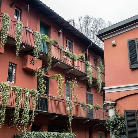 Casa Dolce Casa Alzaia Grande Апартаменты *