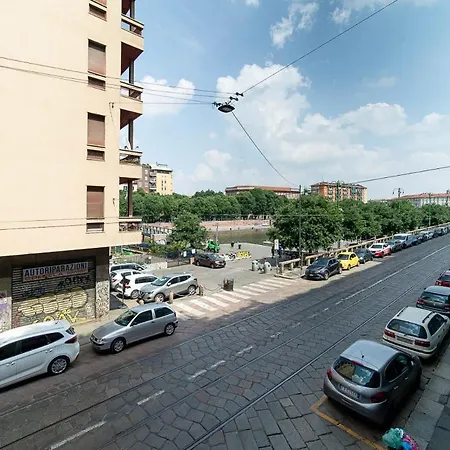 Hbhall Residenze Darsena Apartment