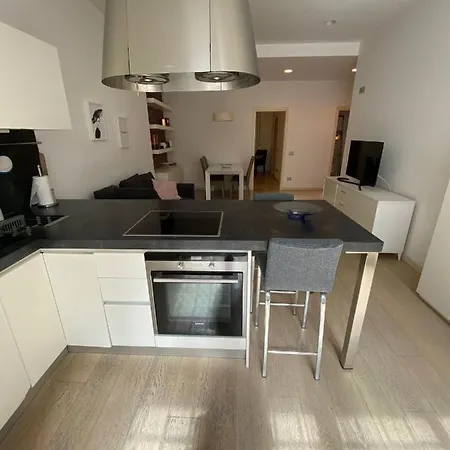 Lovely In The New Porta Nuova Area *