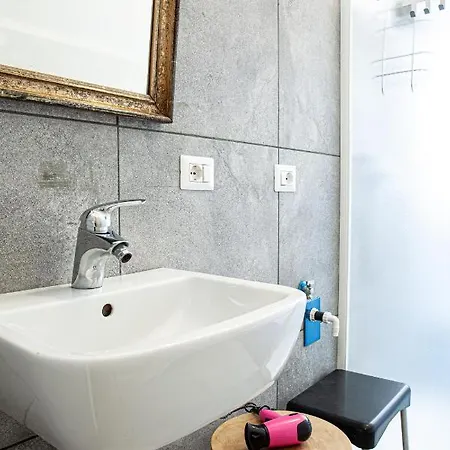 A Due Passi Dal Duomo דירה מילאנו