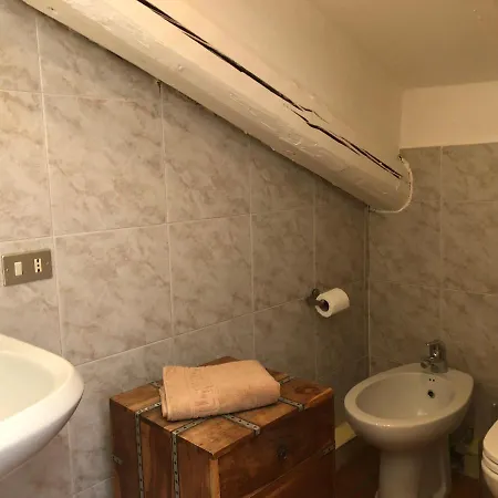 Il Tetto Fiorito Dell'isola Apartment