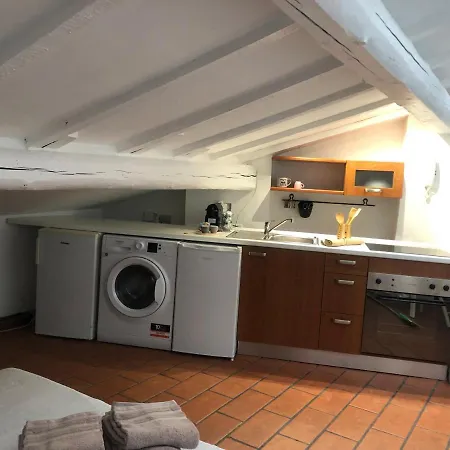 Apartment Il Tetto Fiorito Dell'isola *