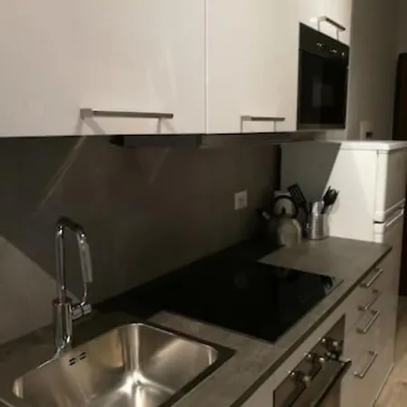 아파트 Con Grande Terrazzo In Via Lomellina - Lome 527