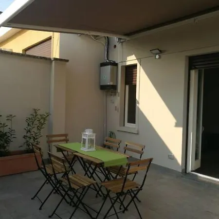 Con Grande Terrazzo In Via Lomellina - Lome 527 아파트