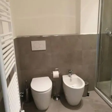 Con Grande Terrazzo In Via Lomellina - Lome 527 * 밀라노