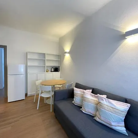 Easy - And Navigli 3* 밀라노