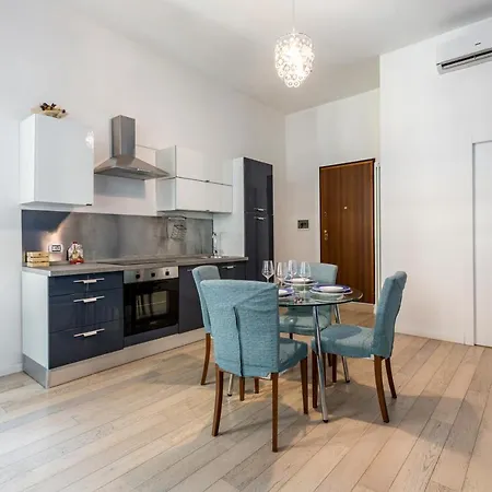 Guesthost - Station Renovated