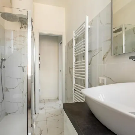 Guesthost - Garibaldi & Gae Aulenti Modern With Private Parking! Apartment