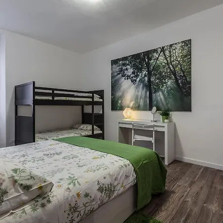 Stayeasy Fara12 - Station & Downtown Walking Distance Lejlighed