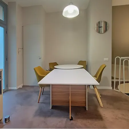 Game House In The Center Apartamento Milão