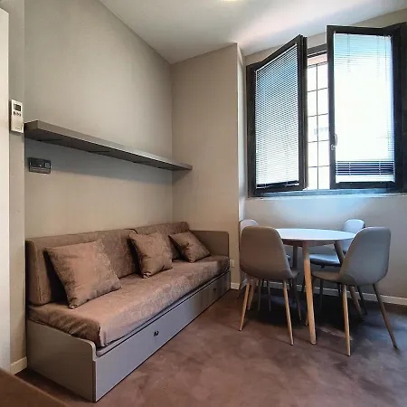 Game House In The Center *