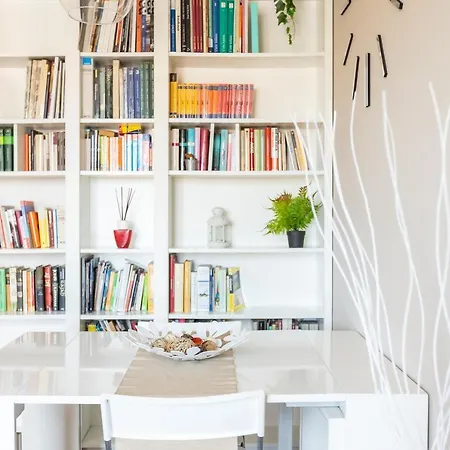 Rosselli 13 Apartment