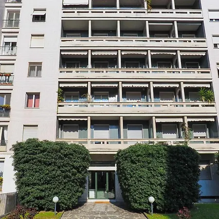 Appartement Mba24. Charming Close To Metro Fieracitylife Milaan