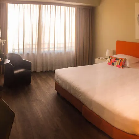 Blaise & Francis Milán