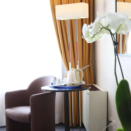 Blaise & Francis فندق ميلان