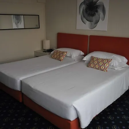 Blaise & Francis ميلان