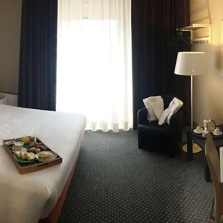 ホテル Blaise & Francis 4*