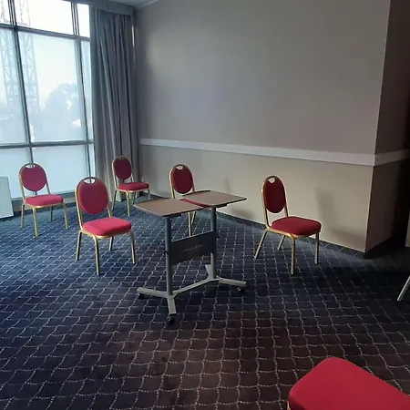 Blaise & Francis Hotel