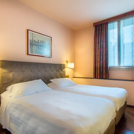 Regina 4*