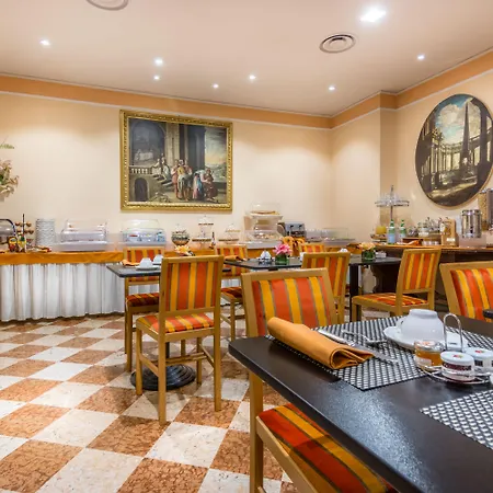 Regina Hotel 4*